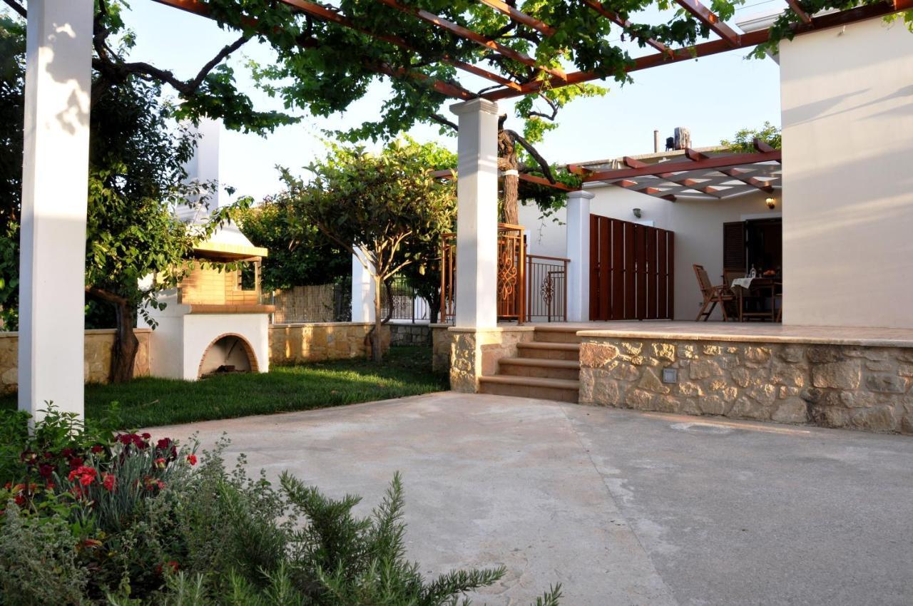 Anna 'S House - Garden Cottage In Kíszamosz Kültér fotó